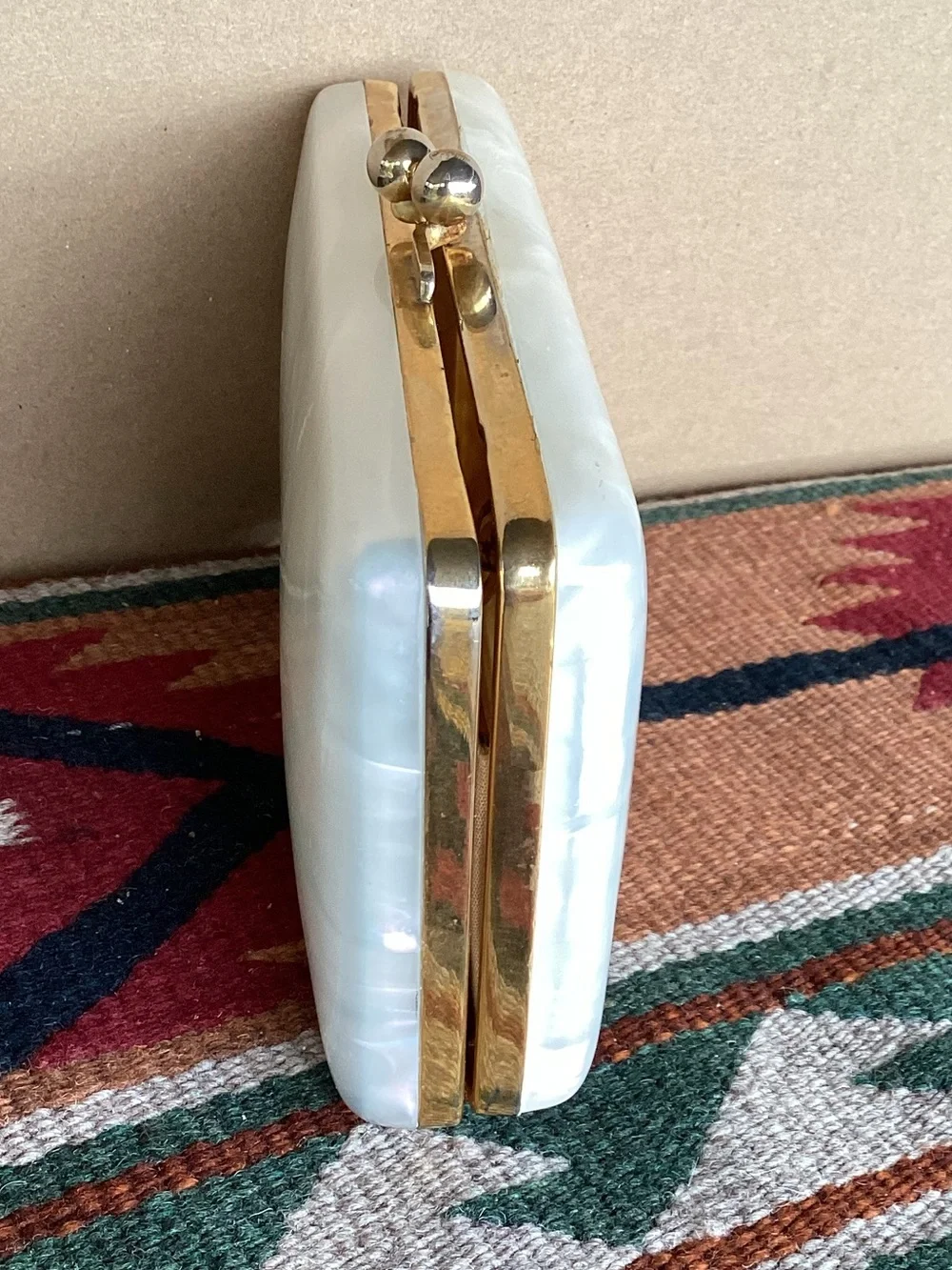 Vintage marble white purse clutch hard body lucite acrylic minaudiére bag